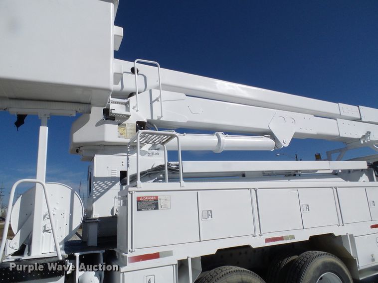 image for item DG5521 2002 Freightliner FL80 bucket truck