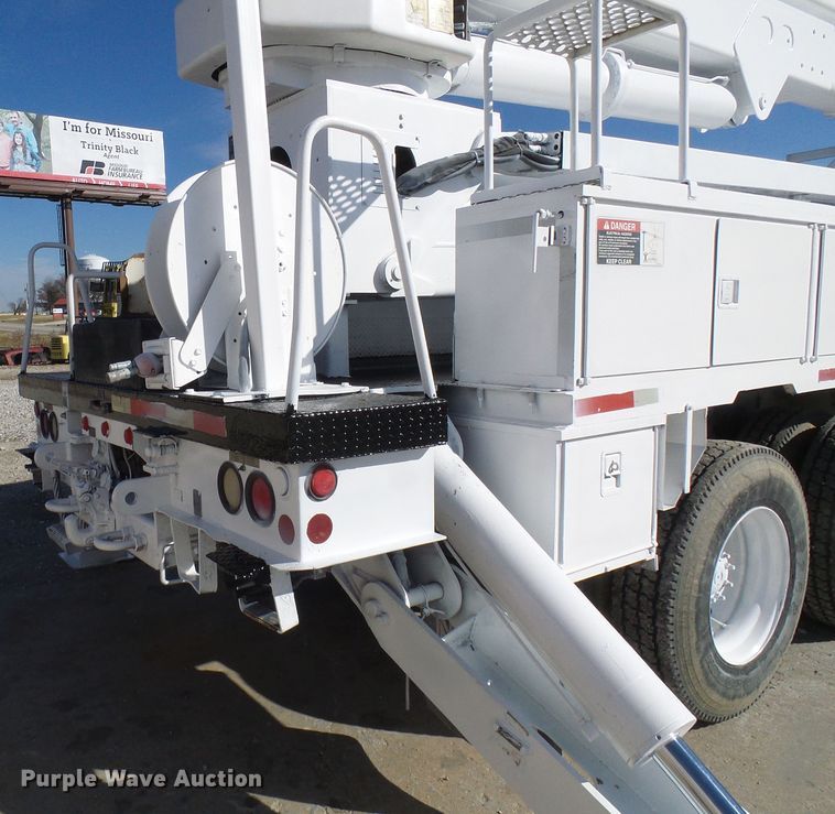 image for item DG5521 2002 Freightliner FL80 bucket truck