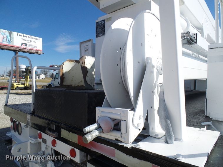 image for item DG5521 2002 Freightliner FL80 bucket truck