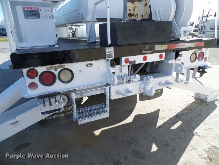 image for item DG5521 2002 Freightliner FL80 bucket truck