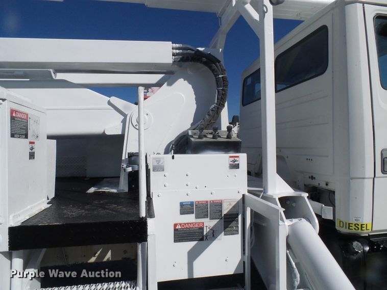 image for item DG5521 2002 Freightliner FL80 bucket truck