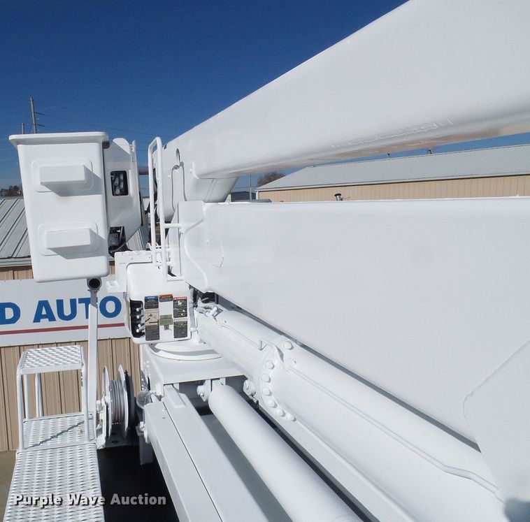 image for item DG5521 2002 Freightliner FL80 bucket truck