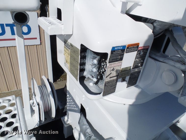 image for item DG5521 2002 Freightliner FL80 bucket truck