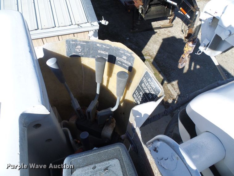 image for item DG5521 2002 Freightliner FL80 bucket truck