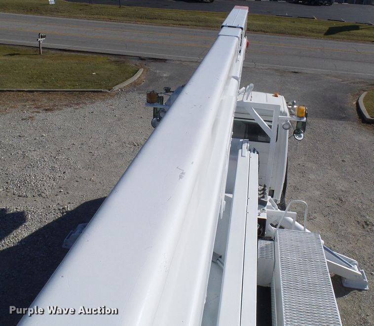 image for item DG5521 2002 Freightliner FL80 bucket truck