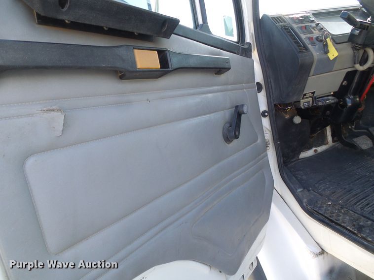 image for item DG5521 2002 Freightliner FL80 bucket truck