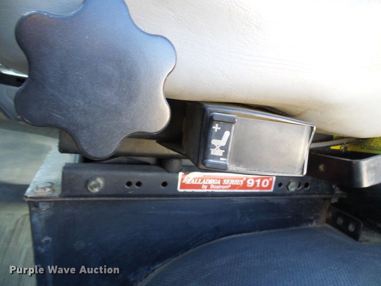 image for item DG5521 2002 Freightliner FL80 bucket truck