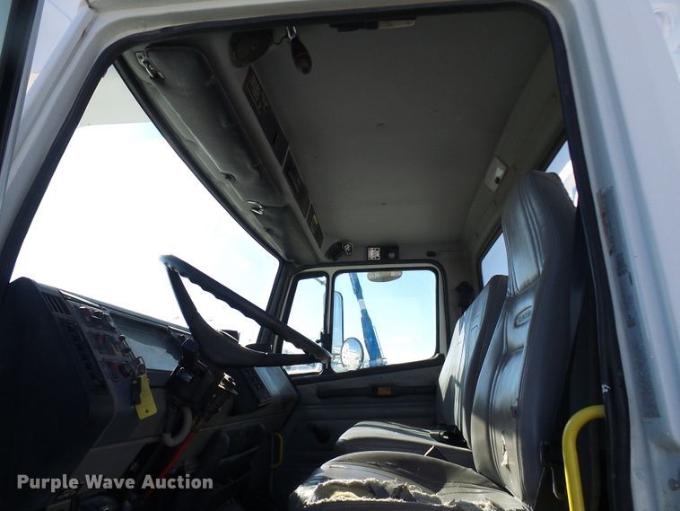 image for item DG5521 2002 Freightliner FL80 bucket truck