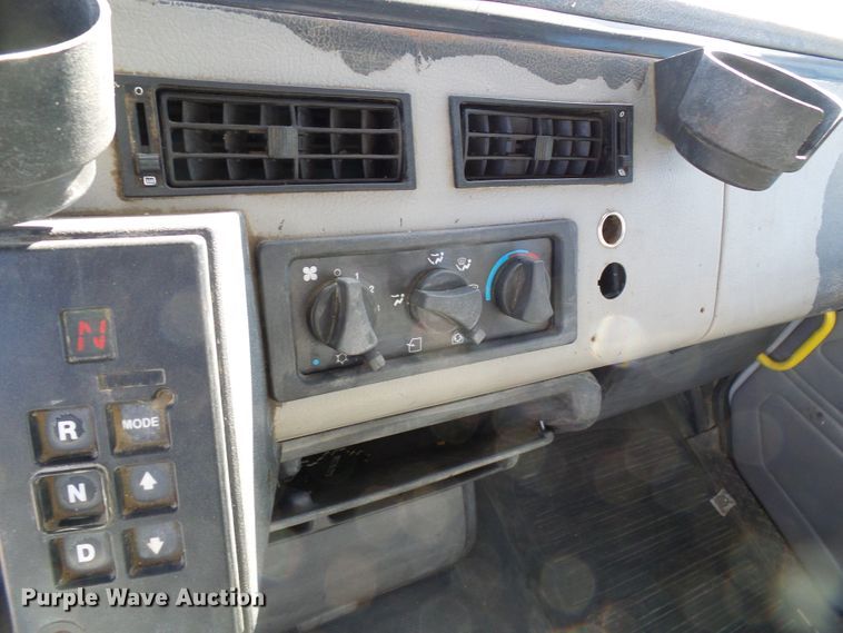 image for item DG5521 2002 Freightliner FL80 bucket truck