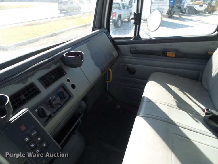 image for item DG5521 2002 Freightliner FL80 bucket truck