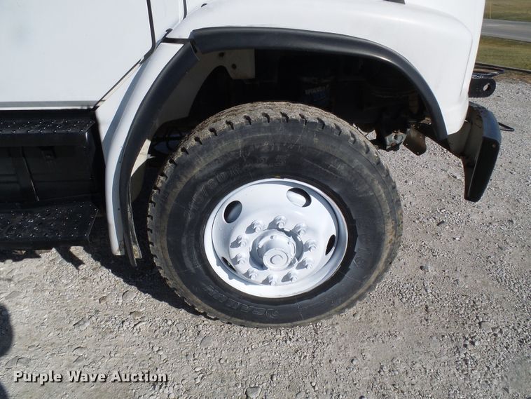 image for item DG5521 2002 Freightliner FL80 bucket truck