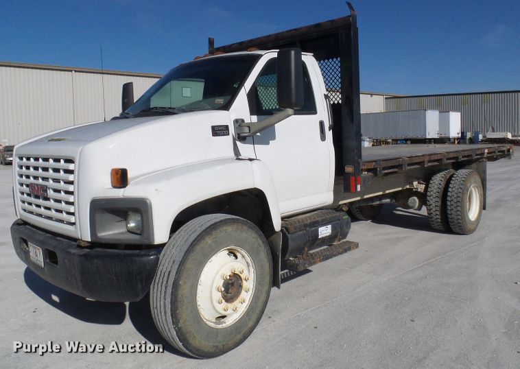image for item DG5522 2005 GMC C7500 rollback truck