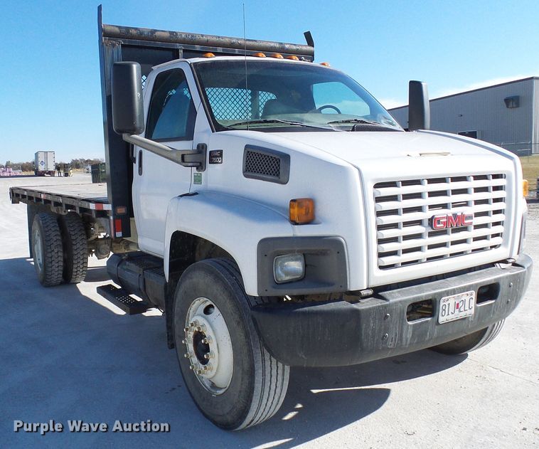 image for item DG5522 2005 GMC C7500 rollback truck
