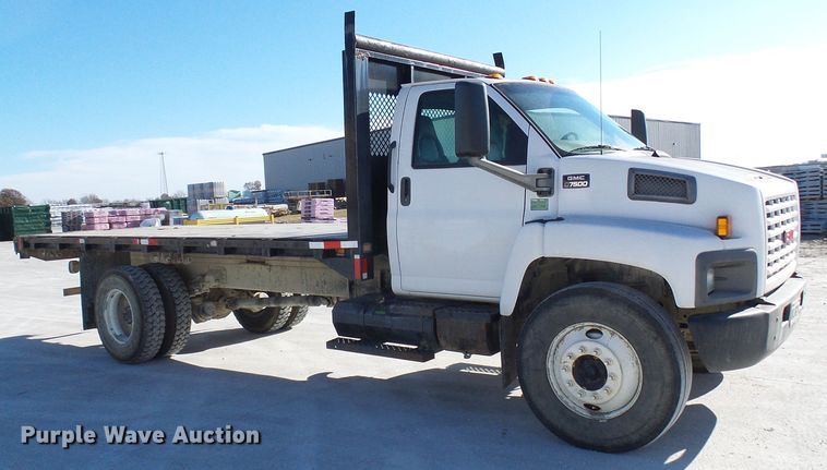 image for item DG5522 2005 GMC C7500 rollback truck