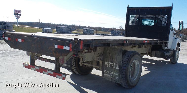 image for item DG5522 2005 GMC C7500 rollback truck