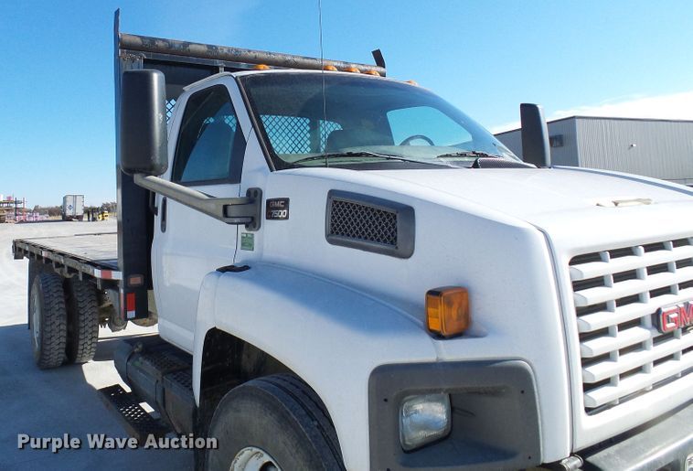 image for item DG5522 2005 GMC C7500 rollback truck