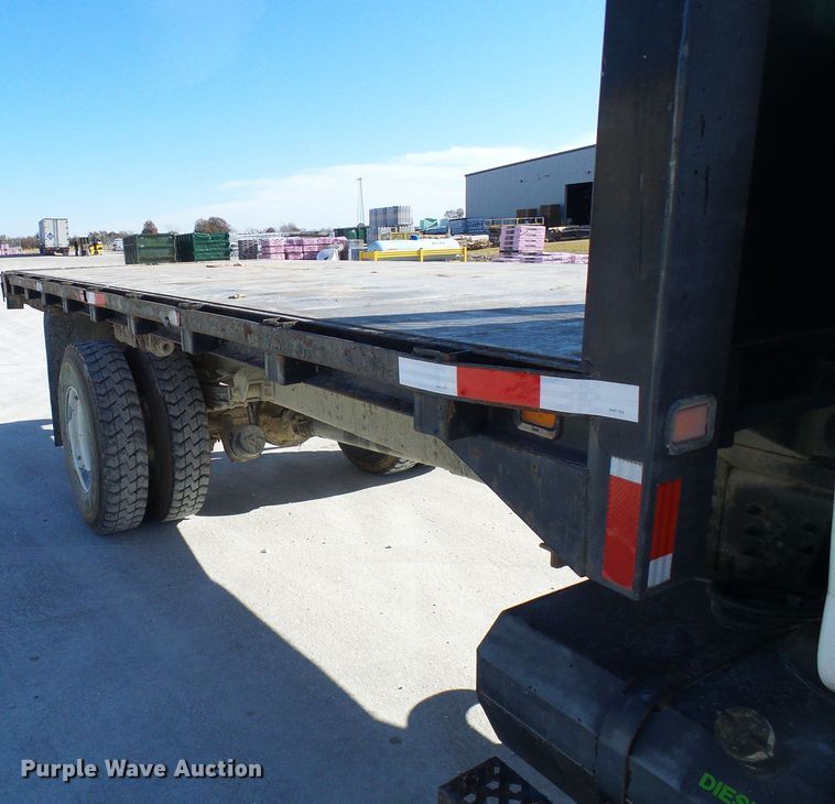 image for item DG5522 2005 GMC C7500 rollback truck