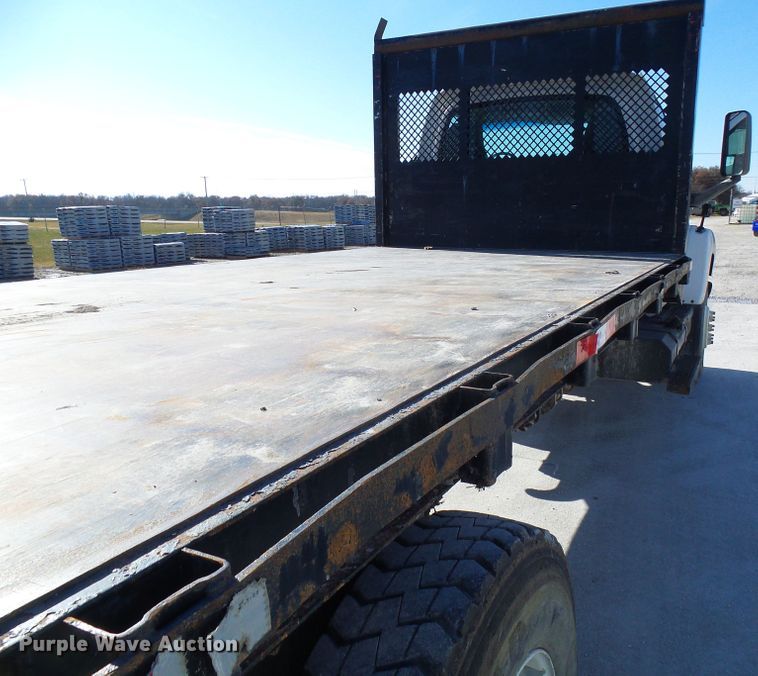 image for item DG5522 2005 GMC C7500 rollback truck