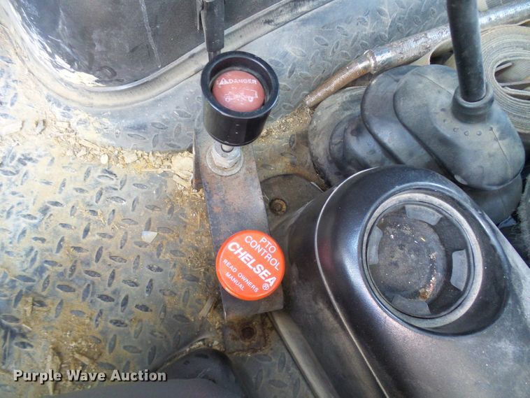 image for item DG5522 2005 GMC C7500 rollback truck