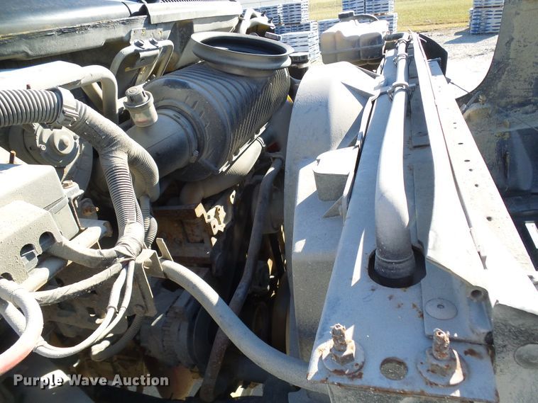 image for item DG5522 2005 GMC C7500 rollback truck