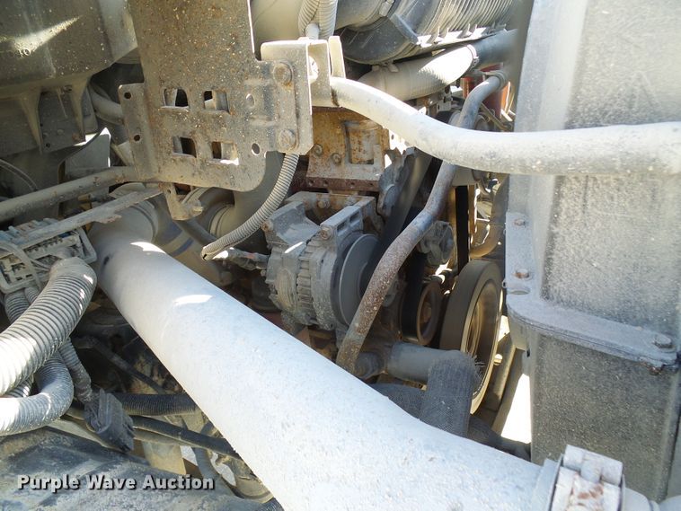 image for item DG5522 2005 GMC C7500 rollback truck