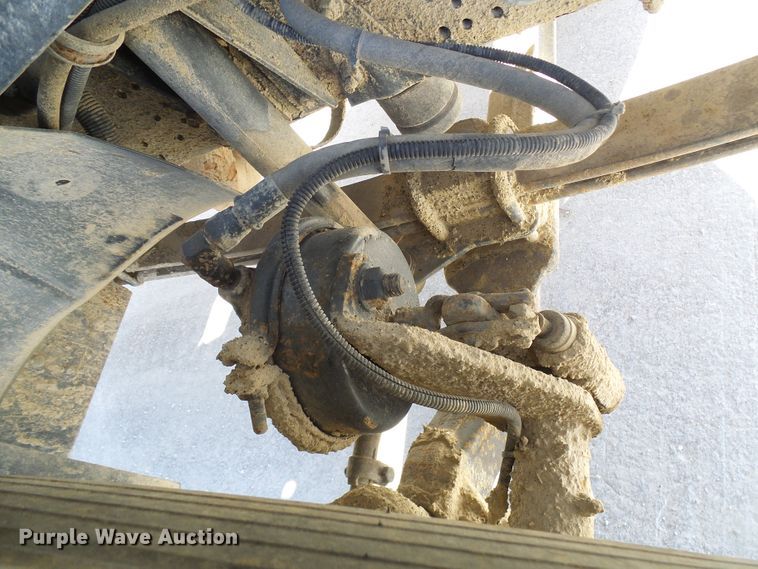 image for item DG5522 2005 GMC C7500 rollback truck