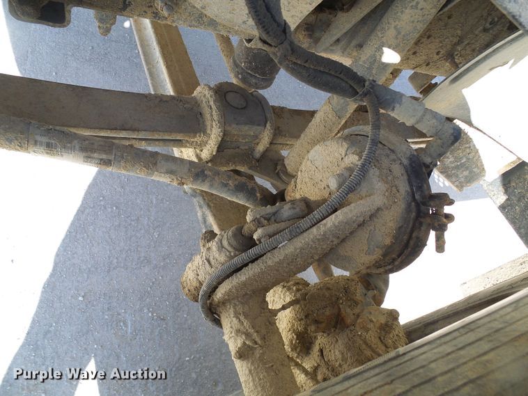 image for item DG5522 2005 GMC C7500 rollback truck