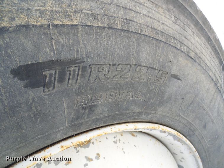 image for item DG5522 2005 GMC C7500 rollback truck