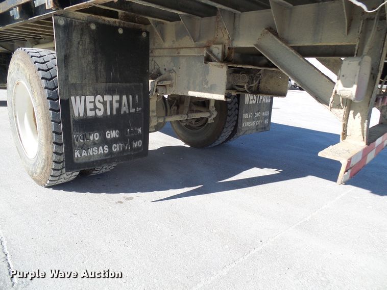 image for item DG5522 2005 GMC C7500 rollback truck