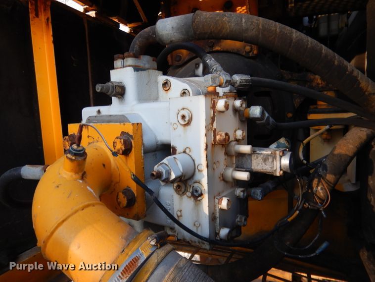 image for item DG5870 1991 Link Belt LS2800LF C Series II excavator