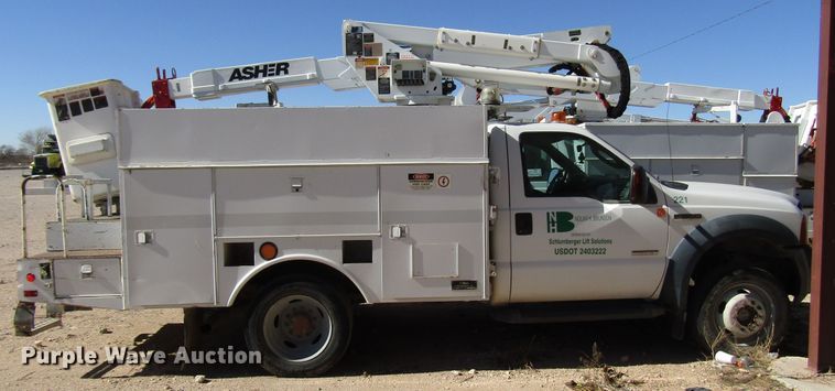 image for item DG6702 2006 Ford F550 Super Duty bucket truck