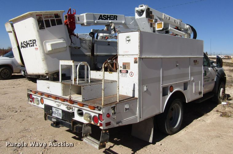image for item DG6702 2006 Ford F550 Super Duty bucket truck