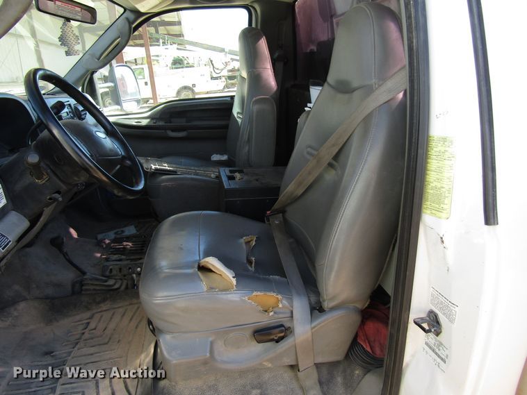 image for item DG6702 2006 Ford F550 Super Duty bucket truck