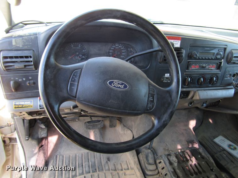 image for item DG6702 2006 Ford F550 Super Duty bucket truck