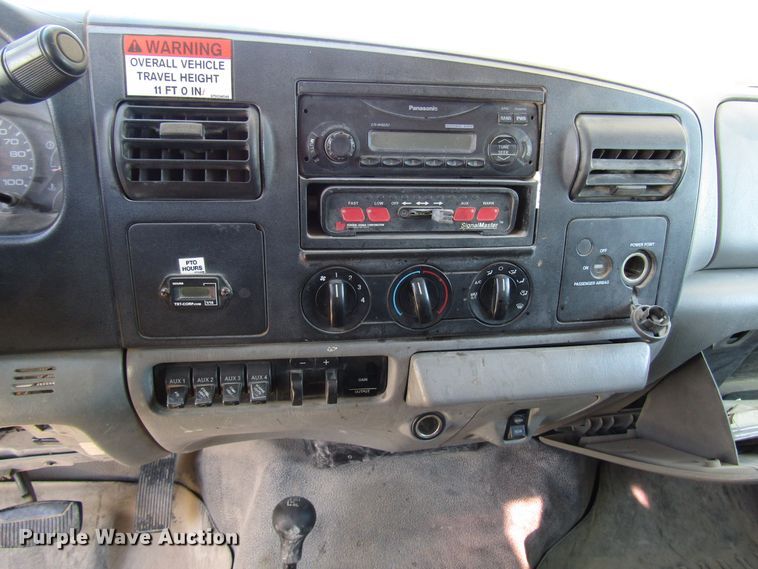 image for item DG6702 2006 Ford F550 Super Duty bucket truck