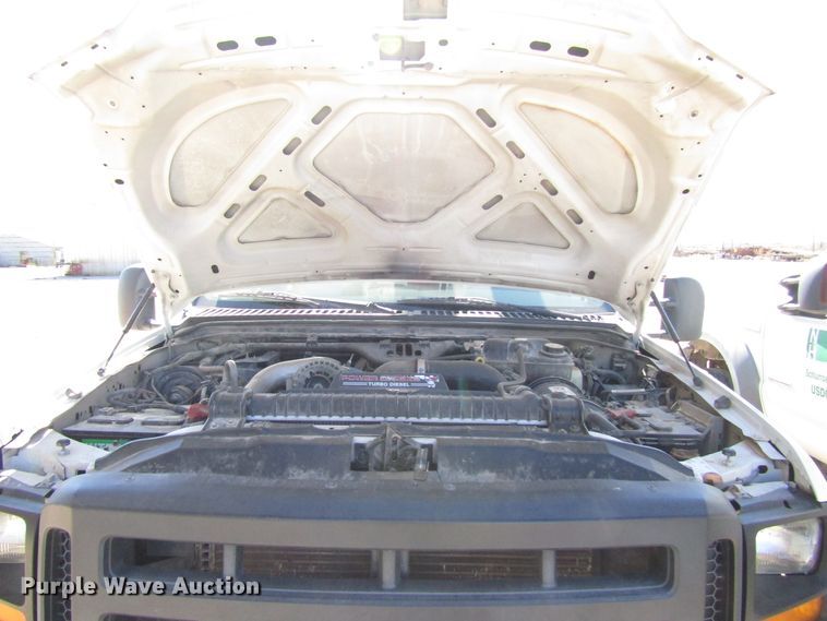 image for item DG6702 2006 Ford F550 Super Duty bucket truck