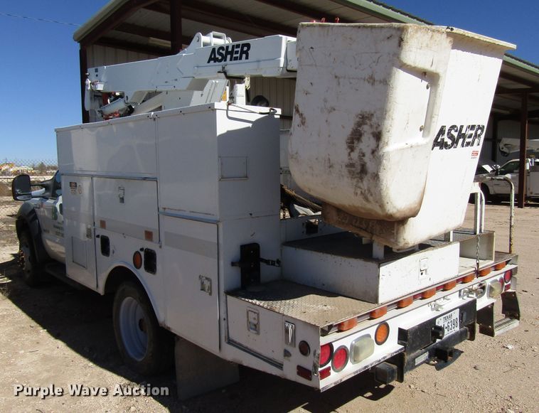 image for item DG6702 2006 Ford F550 Super Duty bucket truck