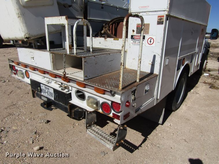 image for item DG6702 2006 Ford F550 Super Duty bucket truck