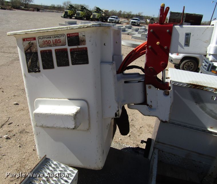 image for item DG6702 2006 Ford F550 Super Duty bucket truck