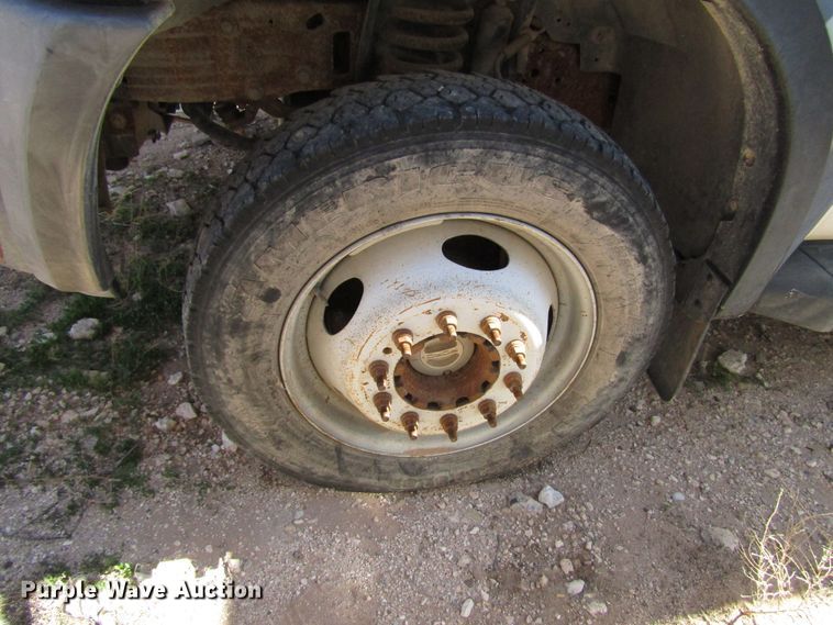 image for item DG6702 2006 Ford F550 Super Duty bucket truck