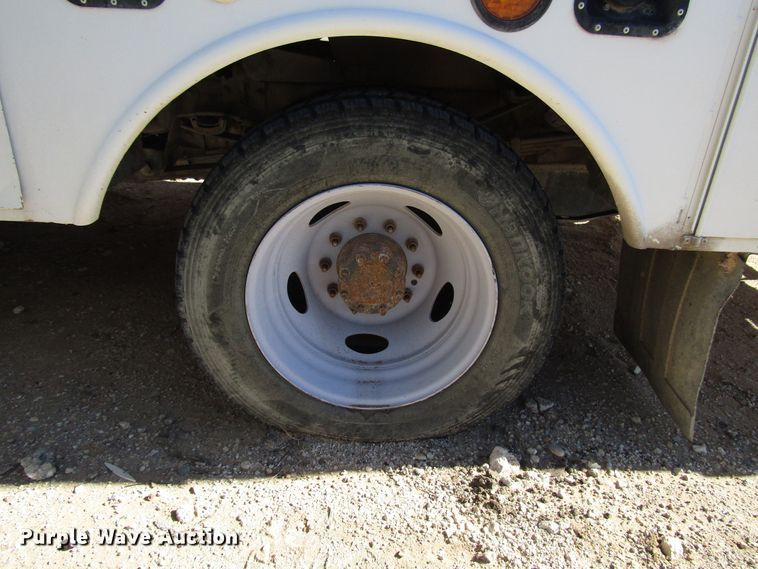 image for item DG6702 2006 Ford F550 Super Duty bucket truck