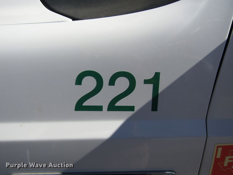 image for item DG6702 2006 Ford F550 Super Duty bucket truck