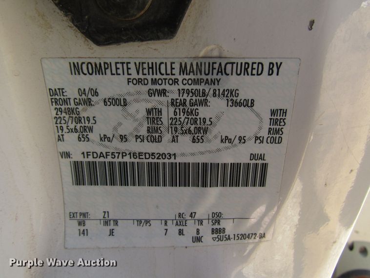 image for item DG6702 2006 Ford F550 Super Duty bucket truck