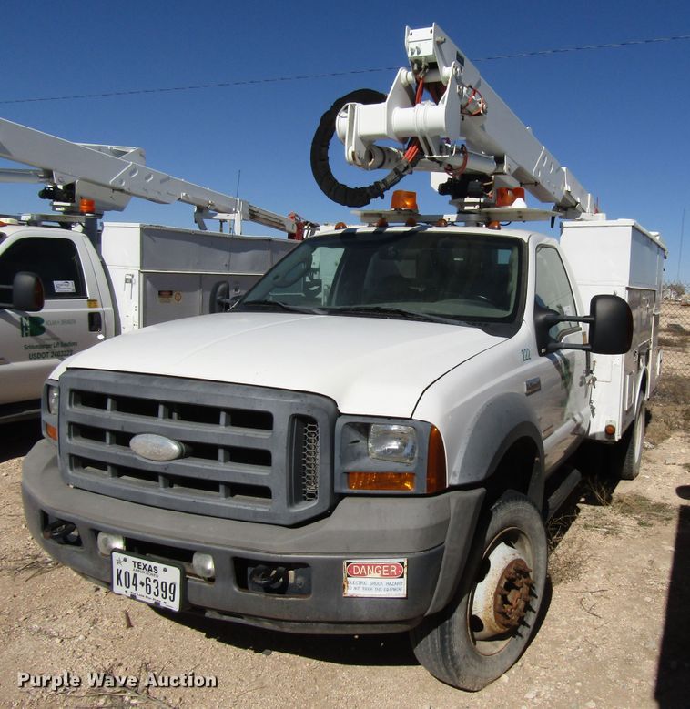image for item DG6703 2005 Ford F550 Super Duty bucket truck