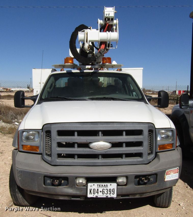 image for item DG6703 2005 Ford F550 Super Duty bucket truck