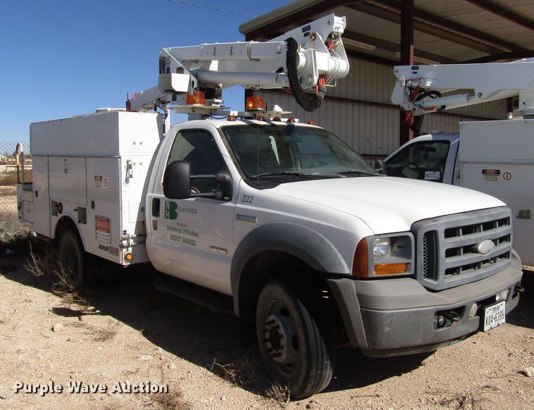image for item DG6703 2005 Ford F550 Super Duty bucket truck