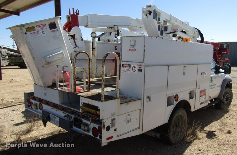 image for item DG6703 2005 Ford F550 Super Duty bucket truck