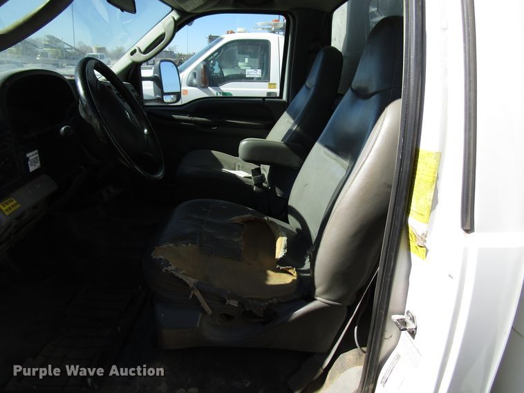 image for item DG6703 2005 Ford F550 Super Duty bucket truck