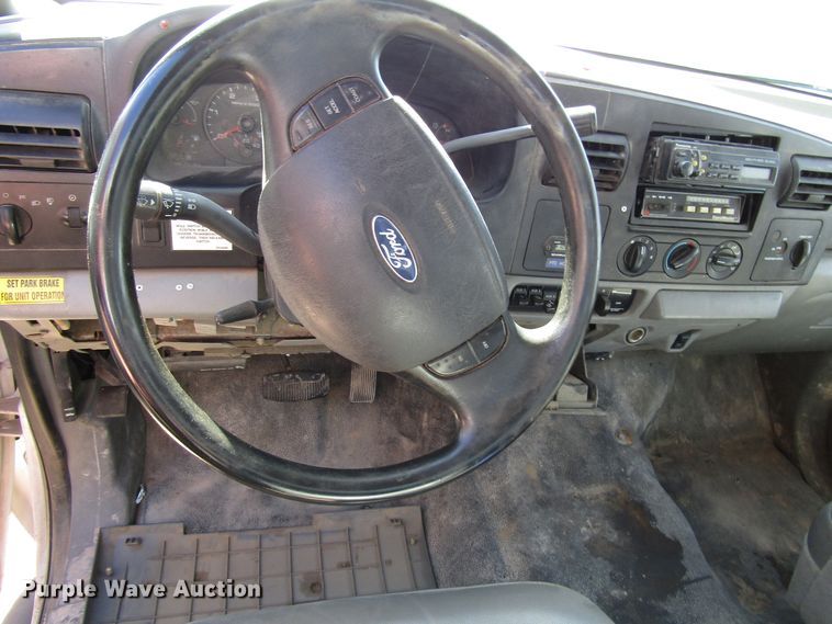 image for item DG6703 2005 Ford F550 Super Duty bucket truck