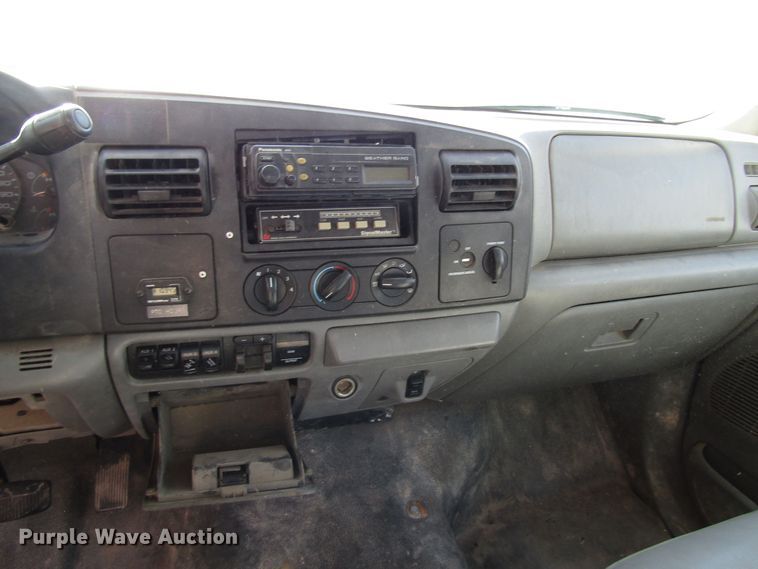 image for item DG6703 2005 Ford F550 Super Duty bucket truck